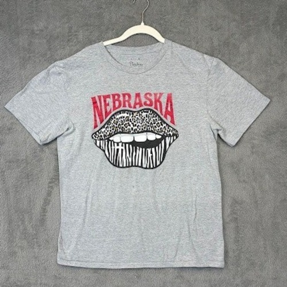 Pressbox Nebraska Huskers Gray Graphic T-Shirt Womens Large Leopard Lips Tee